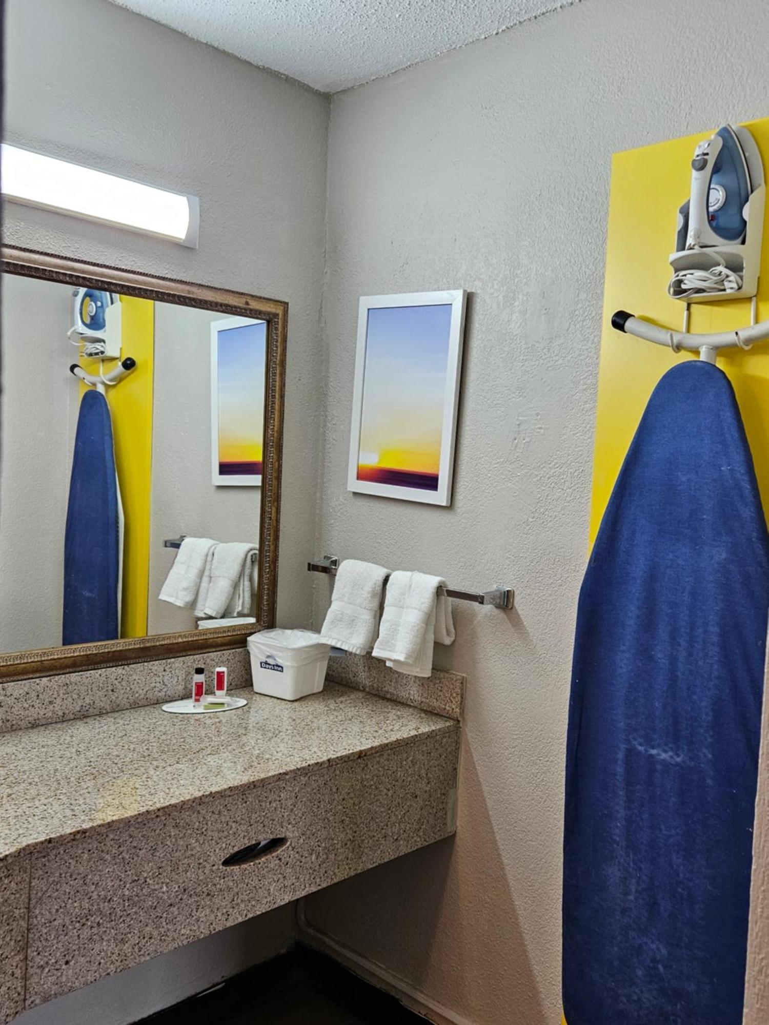 Days Inn By Wyndham Washington Luaran gambar